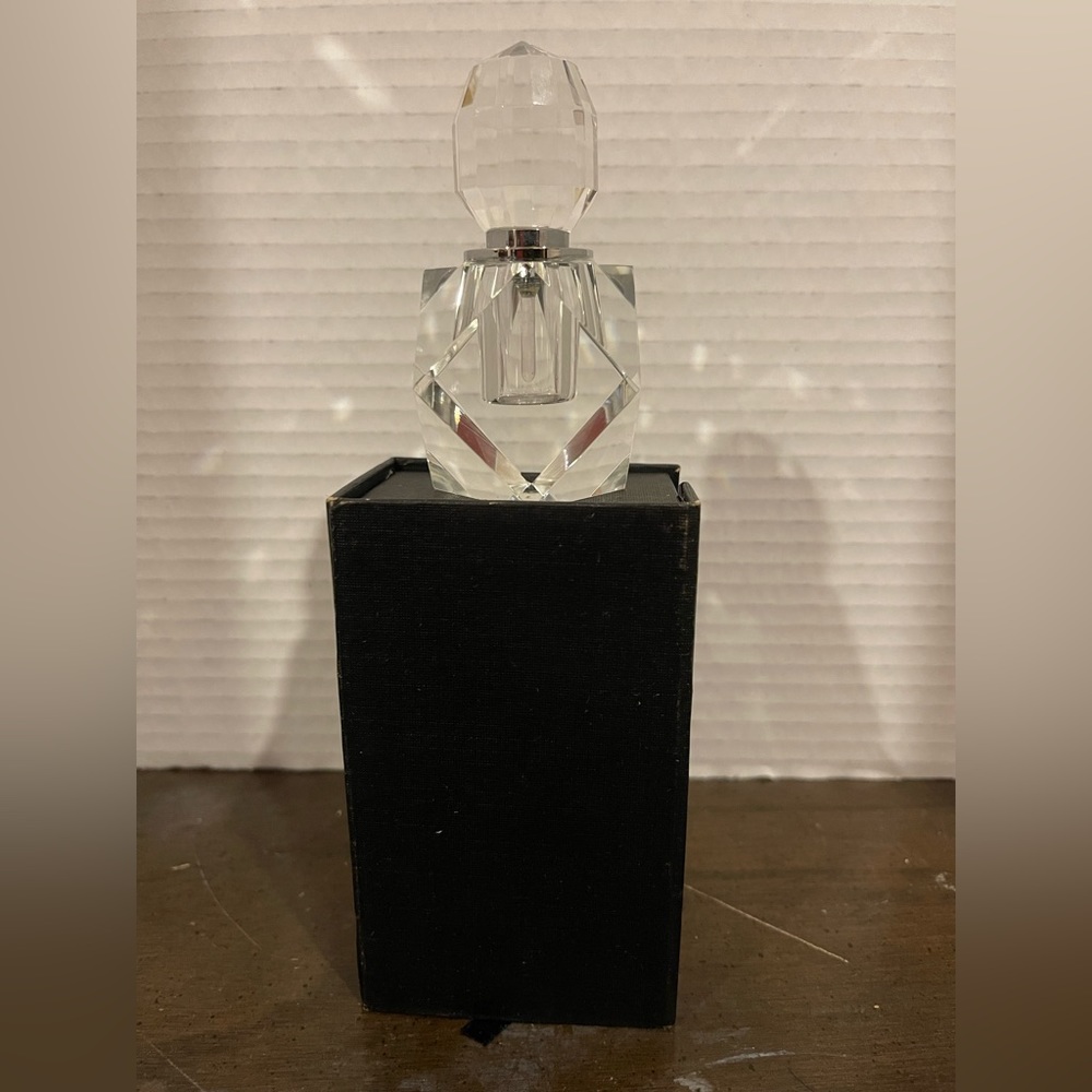 Marilyn Miglin Beautiful Leaded Crystal Geometric Perfume Bottle NEW in Box, NOS